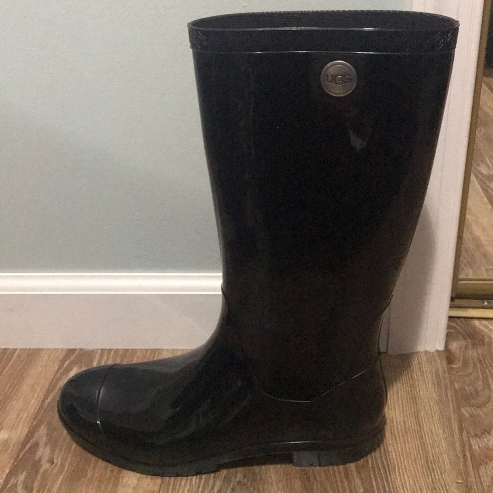 Ugg rain boots